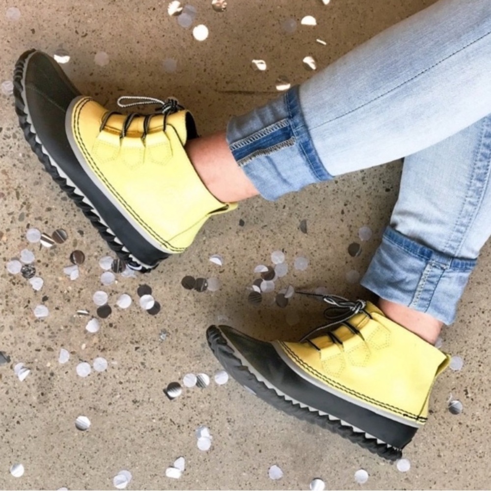 Sorel Out N About Yellow Waterproof Duck Boots Size: 9 black waterproof rain